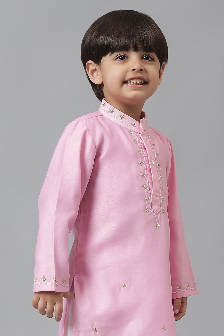 Pink Cotton Embroidered Kurta Set For Boys by Mudkid at Pernia's Pop Up Shop