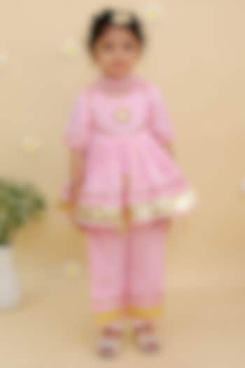 Pink Cotton Embroidered Kurta Set For Girls by Mudkid at Pernia's Pop Up Shop