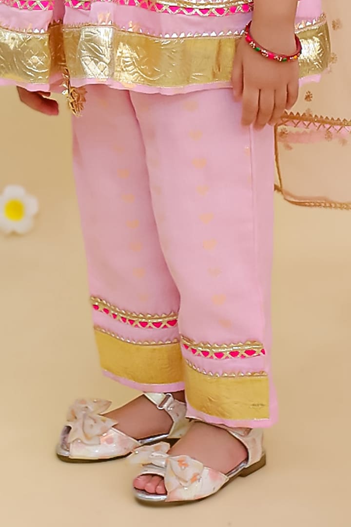 Pink Cotton Embroidered Kurta Set For Girls by Mudkid at Pernia's Pop Up Shop