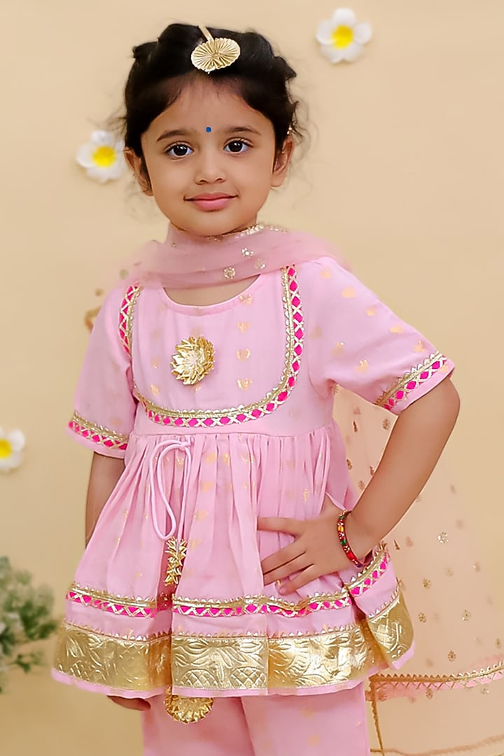 Pink Cotton Embroidered Kurta Set For Girls by Mudkid at Pernia's Pop Up Shop