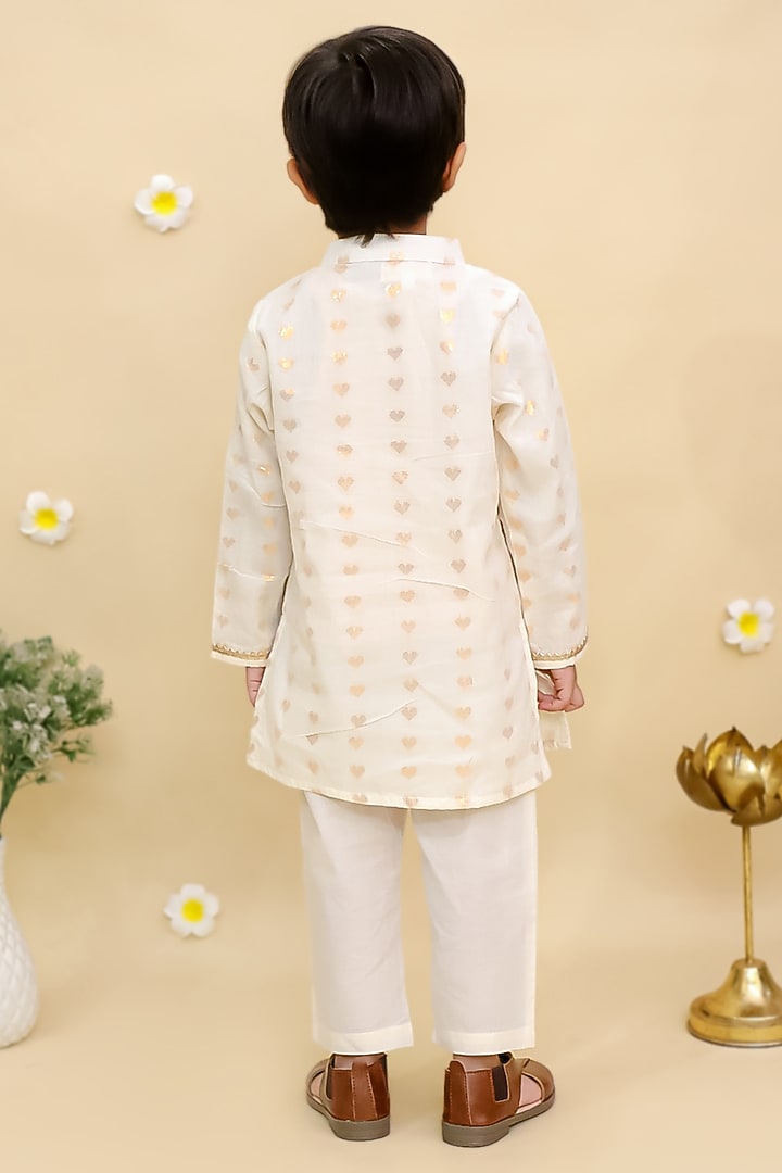Off-White Cotton Embroidered Kurta Set For Boys by Mudkid at Pernia's Pop Up Shop