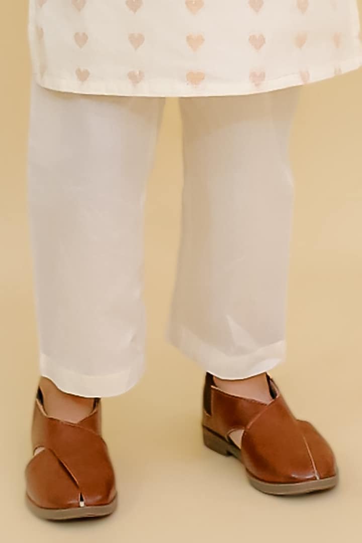 Off-White Cotton Embroidered Kurta Set For Boys by Mudkid at Pernia's Pop Up Shop