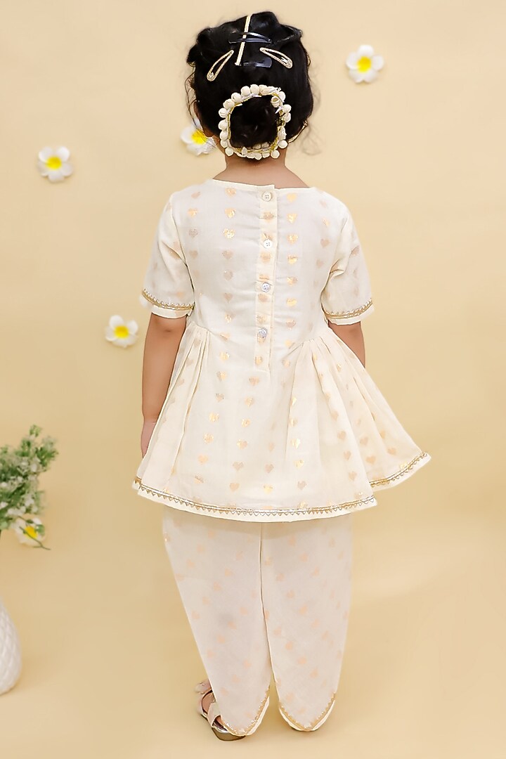 Off-White Cotton Embroidered Kurta Set For Girls by Mudkid at Pernia's Pop Up Shop