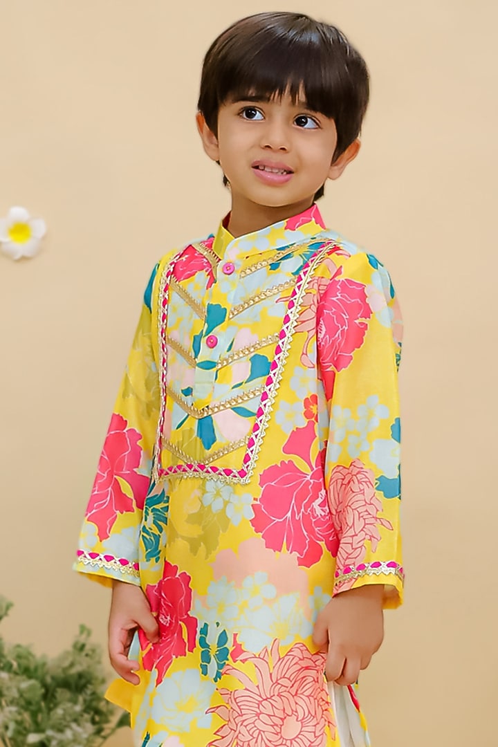 Yellow Cotton Printed Kurta Set For Boys by Mudkid at Pernia's Pop Up Shop