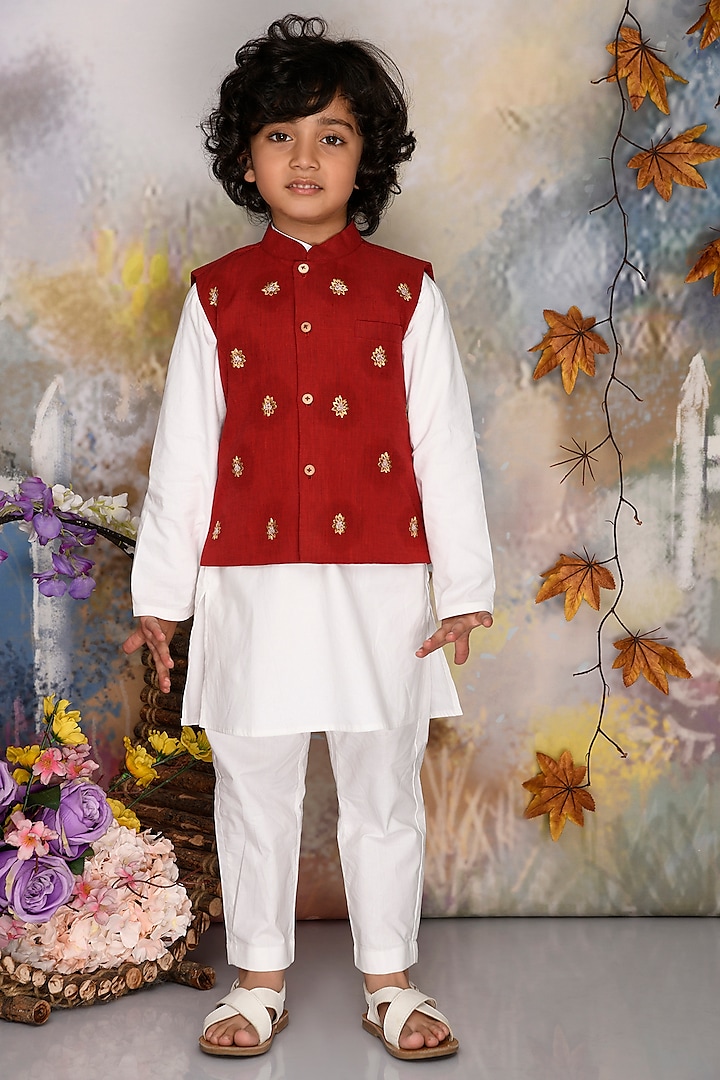 Maroon Cotton Thread Embroidered Jacket Set For Boys by Mudkid