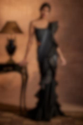 Black & Grey Georgette Draped Saree Set by Mynah Designs By Reynu Tandon