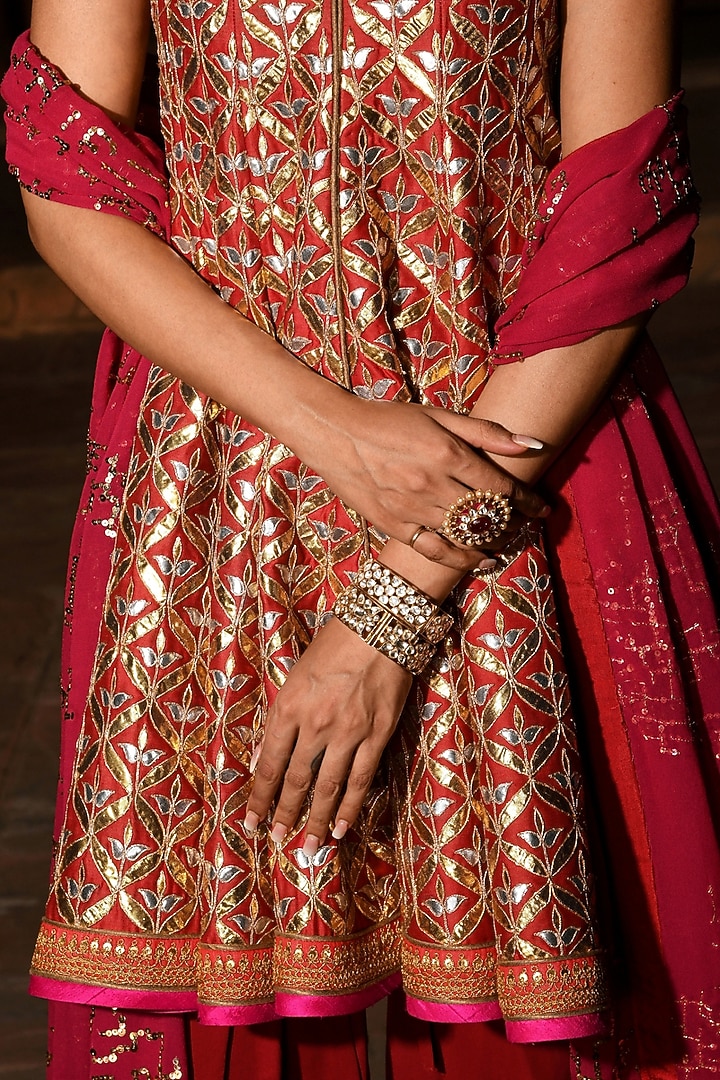 Red & Fuchsia Embroidered Flared Kurta Set by Mynah Designs By Reynu Tandon at Pernia's Pop Up Shop