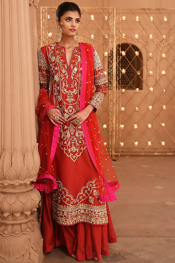 Red Embroidered Kurta Set by Mynah Designs By Reynu Tandon