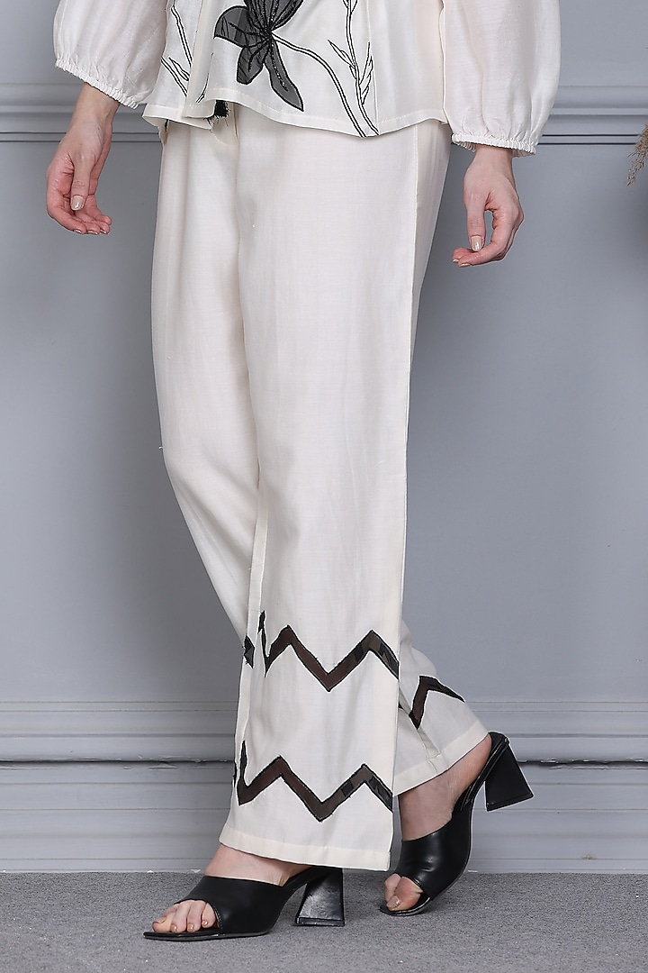Off-White Cotton Silk Chanderi Resham Embroidered Co-Ord Set by Midori by SGV at Pernia's Pop Up Shop