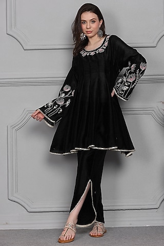 Black Cotton Silk Chanderi Zari Embroidered Kurta Set by Midori by SGV