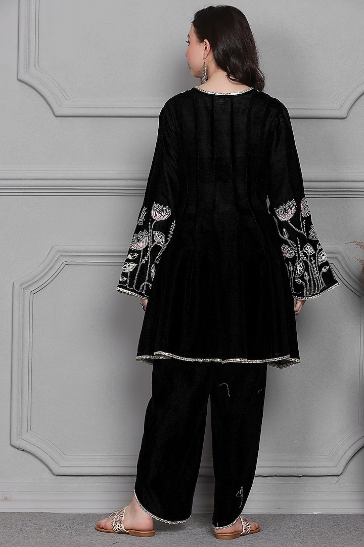 Black Cotton Silk Chanderi Zari Embroidered Kurta Set by Midori by SGV at Pernia's Pop Up Shop