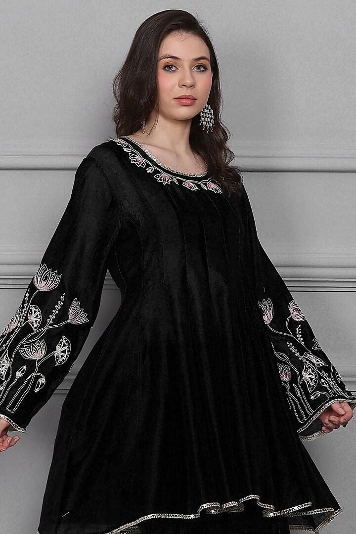 Black Cotton Silk Chanderi Zari Embroidered Kurta Set by Midori by SGV at Pernia's Pop Up Shop