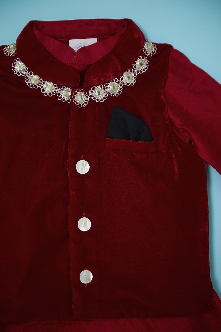 Maroon Cotton Kurta Set With Bundi Jacket For Boys by Mi Dulce An'ya at Pernia's Pop Up Shop