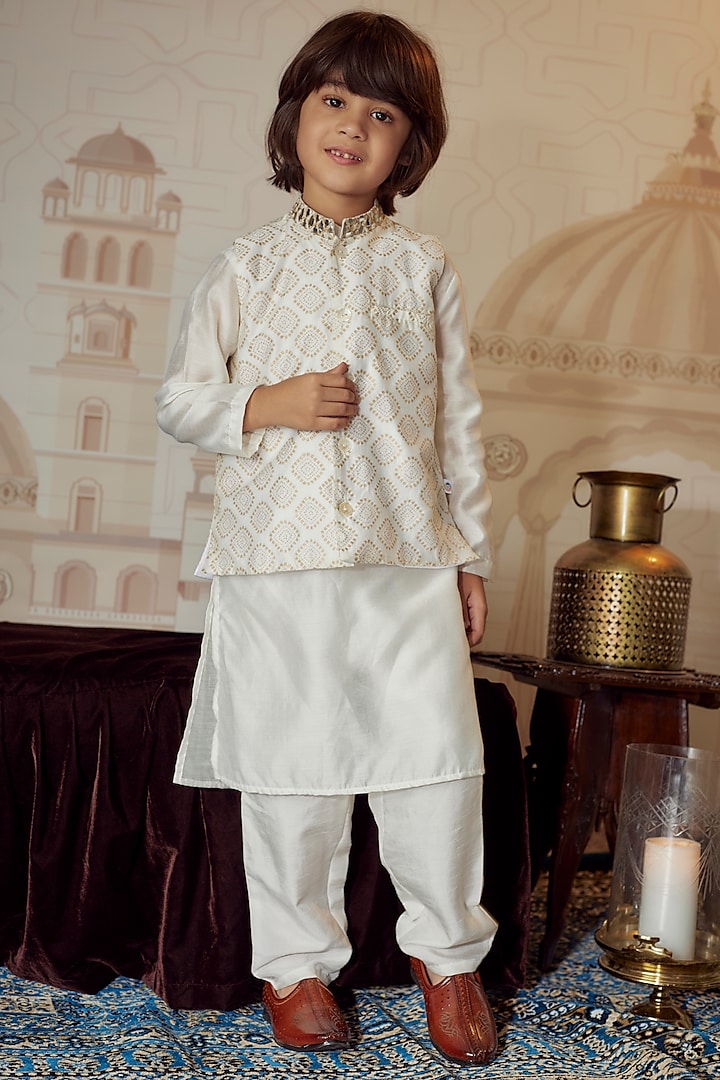 Ivory Organic Cotton Printed Nehru Jacket With Kurta Set For Boys by Mi Dulce An'ya