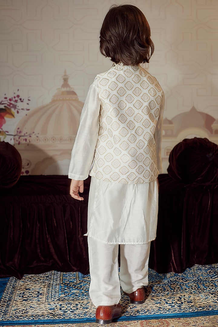 Ivory Organic Cotton Printed Nehru Jacket With Kurta Set For Boys by Mi Dulce An'ya at Pernia's Pop Up Shop
