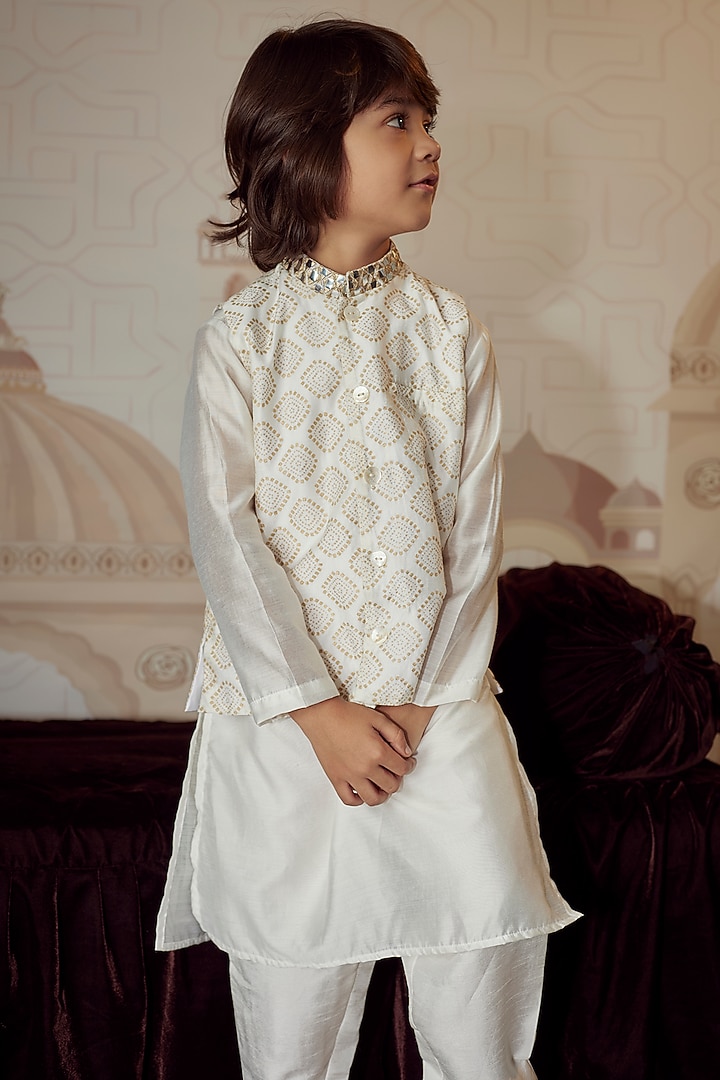 Ivory Organic Cotton Printed Nehru Jacket With Kurta Set For Boys by Mi Dulce An'ya at Pernia's Pop Up Shop