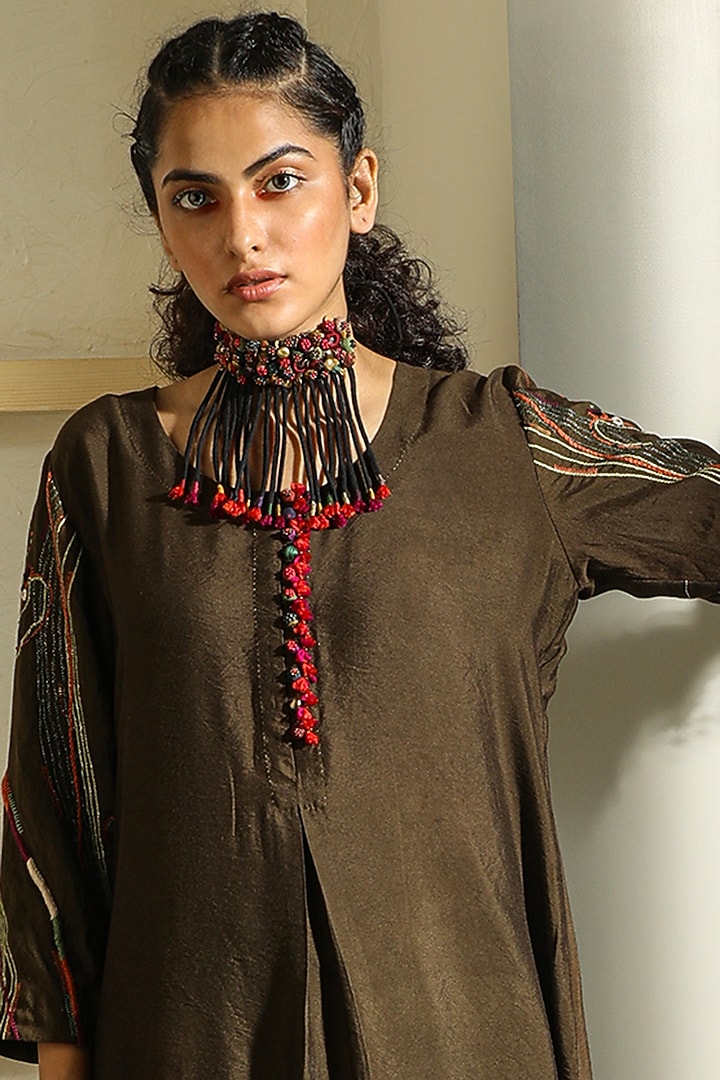Olive Hand Embroidered Kurta by Medha at Pernia's Pop Up Shop