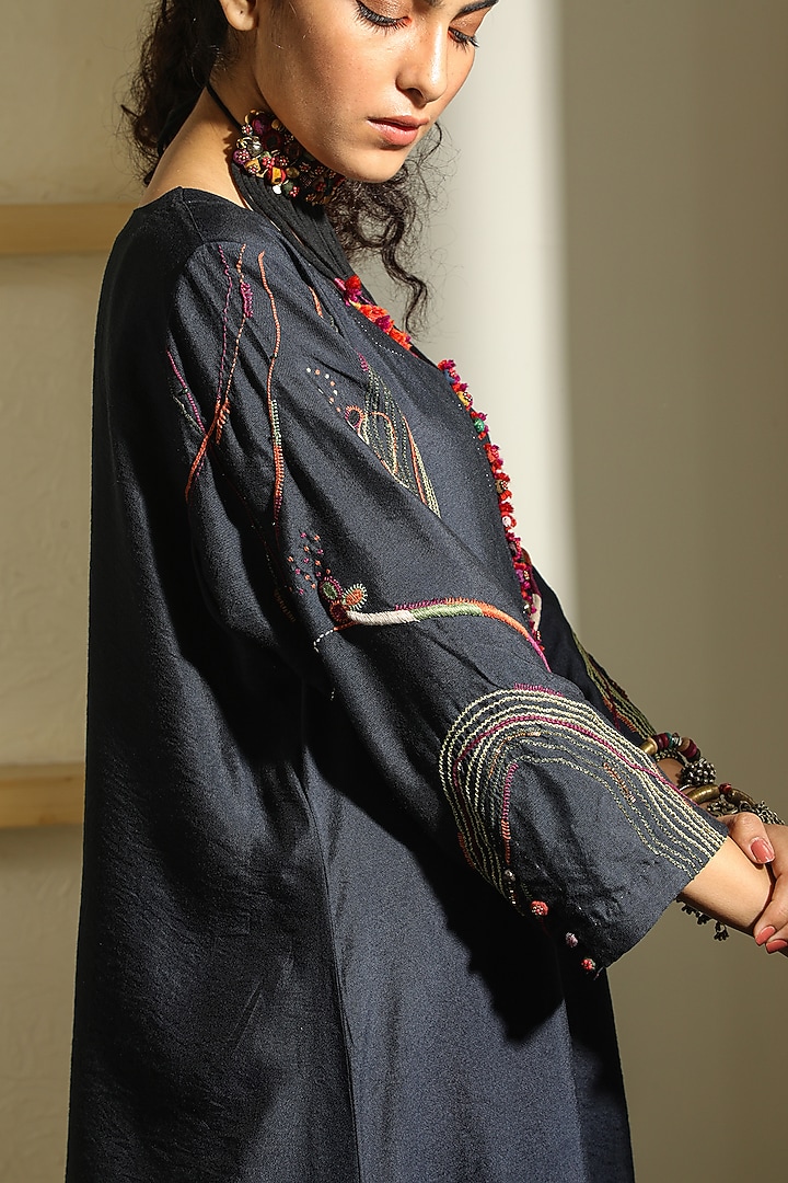 Blue Hand Embroidered Kurta by Medha at Pernia's Pop Up Shop
