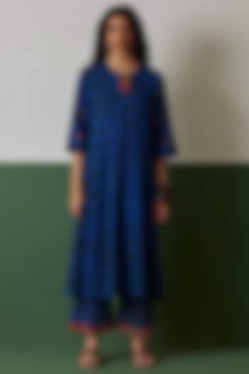 Bright Blue Tie-Dye Kurta by Medha at Pernia's Pop Up Shop