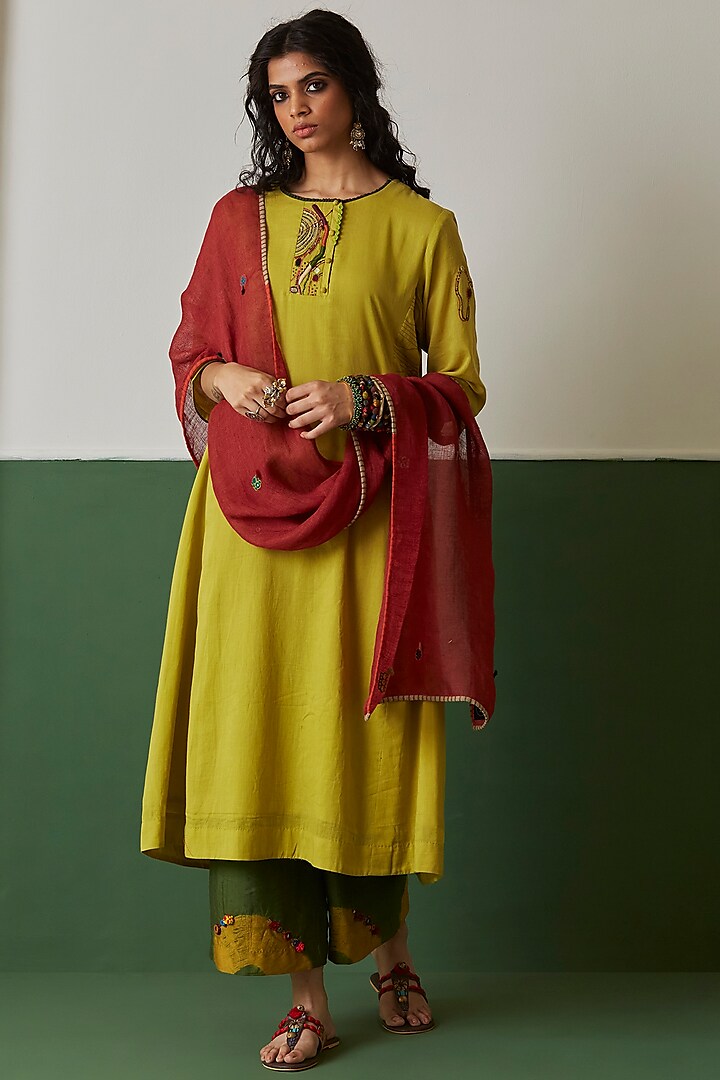 Neon Hand Embroidered Kurta by Medha at Pernia's Pop Up Shop