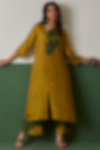 Dark Neon Habutai Silk Kurta by Medha at Pernia's Pop Up Shop