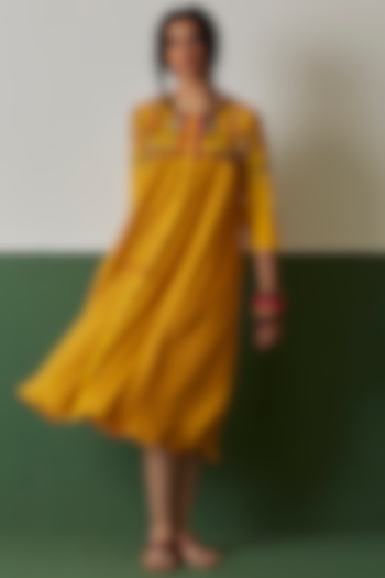 Yellow Hand Embroidered Kurta by Medha at Pernia's Pop Up Shop