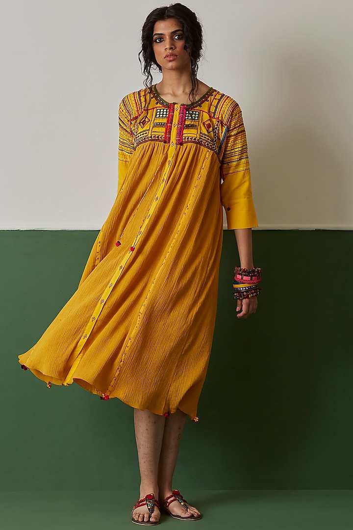 Yellow Hand Embroidered Kurta by Medha at Pernia's Pop Up Shop