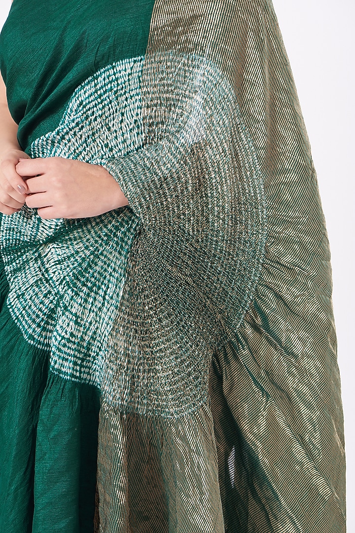 Green Silk Handwoven Metallic Wedding Saree Set by Medium at Pernia's Pop Up Shop