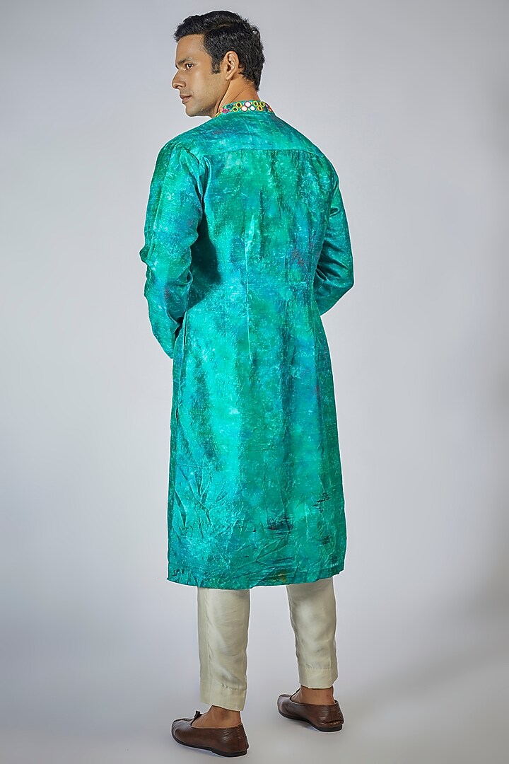 Turquoise Raw Silk Mirror Embroidered Tie & Dye Kurta Set by Megha Kapoor Label Men at Pernia's Pop Up Shop