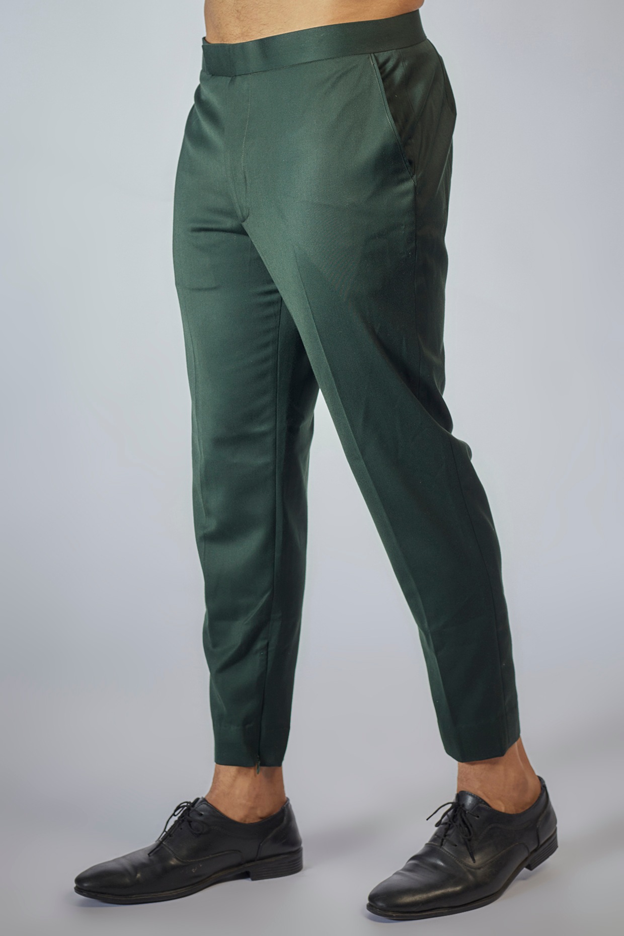 Relaxed Fit Corduroy trousers - Dark green - Men | H&M
