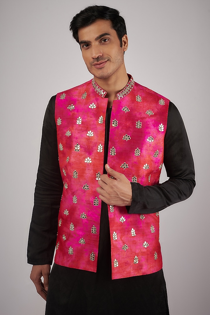 Pink Banarasi Tie-Dye Mirror Embroidered Bundi Jacket by Megha Kapoor Label Men at Pernia's Pop Up Shop