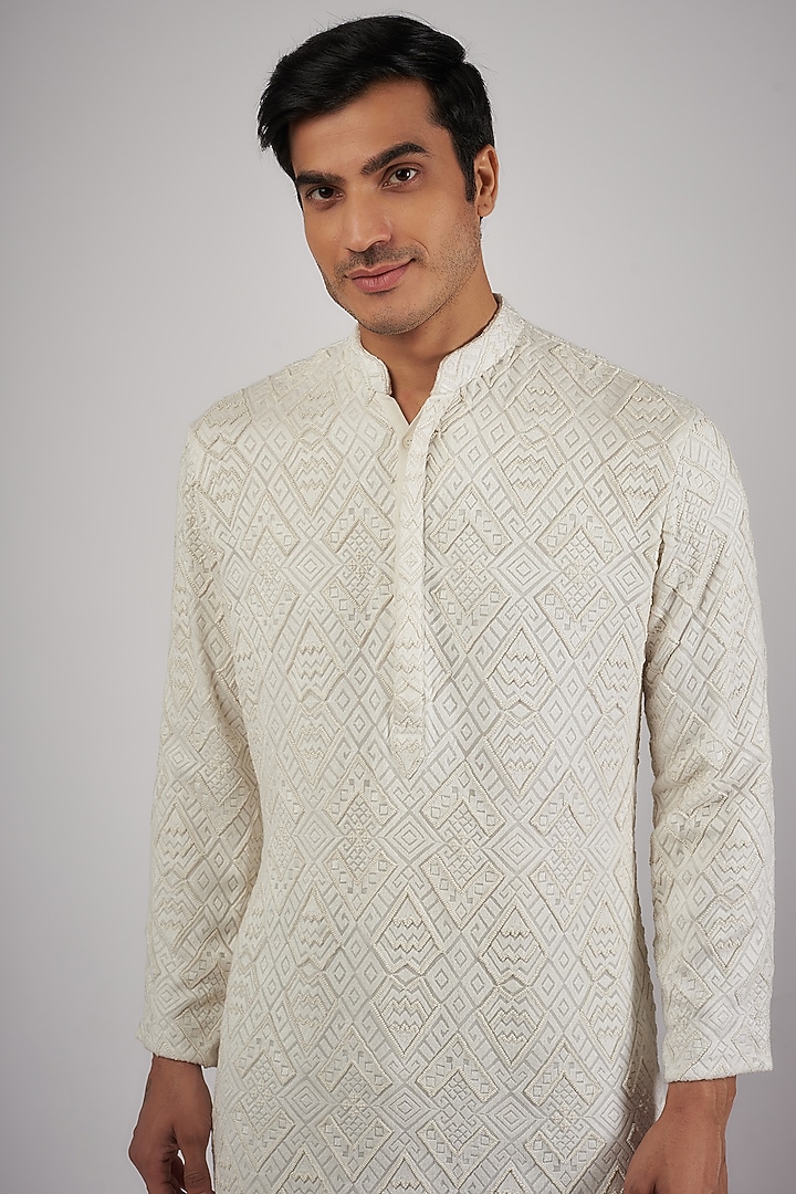 Off-White Georgette French Knot Embroidered Kurta Set by Megha Kapoor Label Men at Pernia's Pop Up Shop
