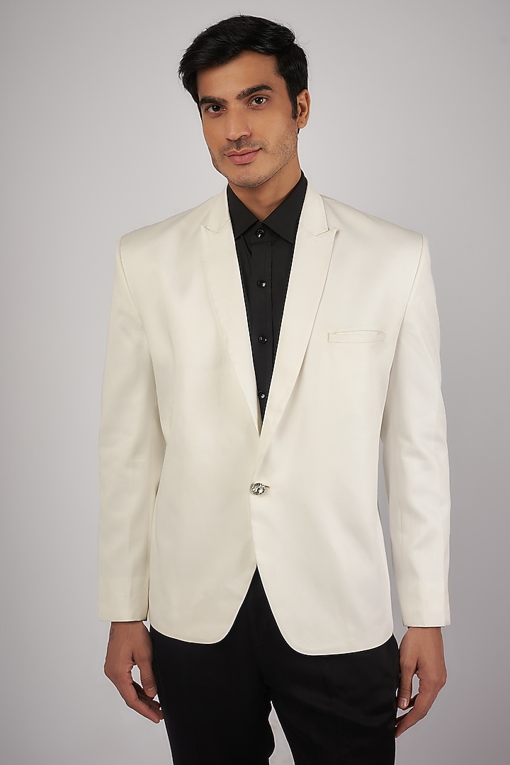 White Suiting Fabric Blazer by Megha Kapoor Label Men at Pernia's Pop Up Shop