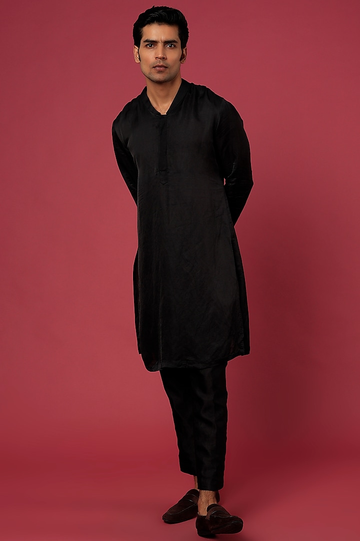 Black Blazer Set In Suit Fabric Design by Megha Kapoor Label Men at  Pernia's Pop Up Shop 2024