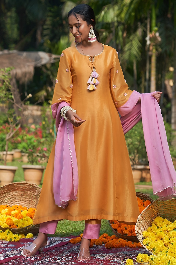 Yellow Tissue Hand Embroidered Kurta Set by Megha Pitti at Pernia's Pop Up Shop
