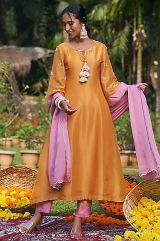 Yellow Tissue Hand Embroidered Kurta Set by Megha Pitti