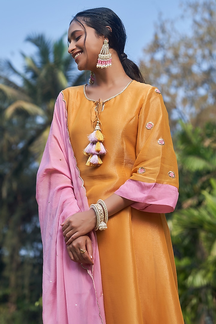 Yellow Tissue Hand Embroidered Kurta Set by Megha Pitti at Pernia's Pop Up Shop