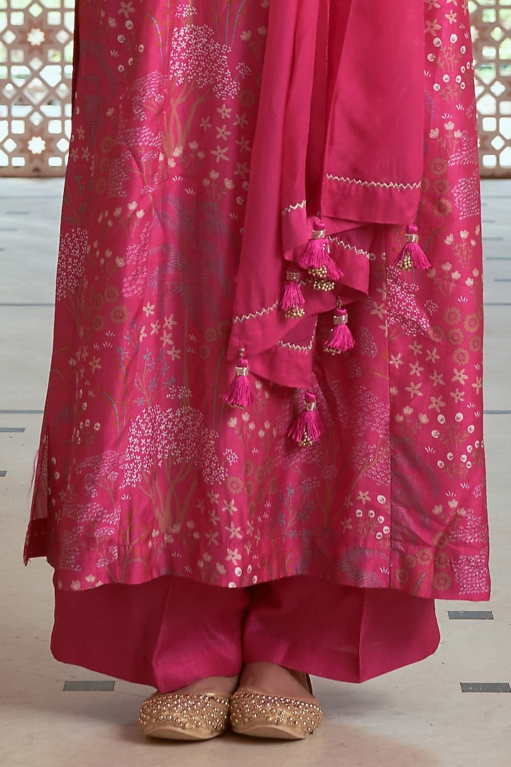 Pink Bemberg Silk Printed Kurta Set by Megha Pitti at Pernia's Pop Up Shop