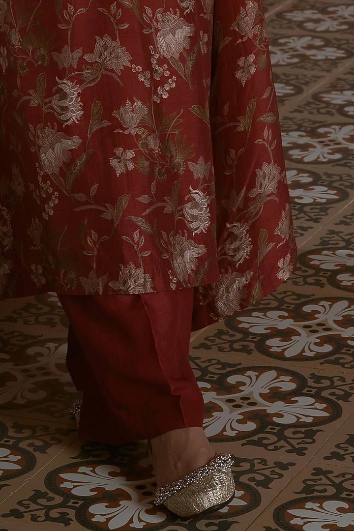 Maroon Bemberg Silk Printed Kurta Set by Megha Pitti at Pernia's Pop Up Shop
