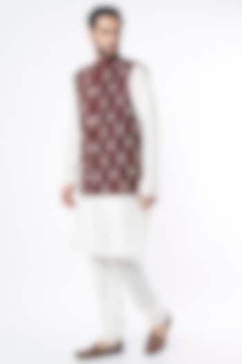 Maroon Cotton Silk Blend Pintuck Bundi Jacket by Mehraab Men at Pernia's Pop Up Shop