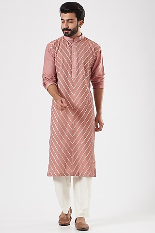 Dusty Pink Kurta Set With Gota Work by Mehraab Men