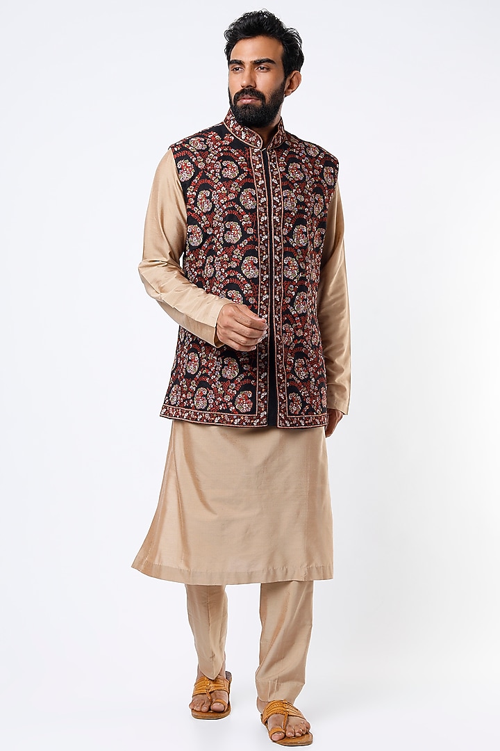 Black Linen Blend Jaal Embroidered Bundi Jacket by Mehraab Men at Pernia's Pop Up Shop