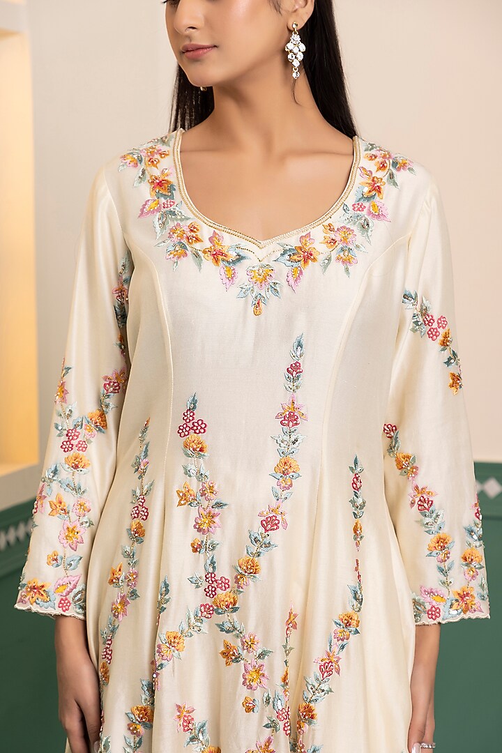 Ivory Chanderi Silk Embroidered Kurta Set by MEHRAB at Pernia's Pop Up Shop