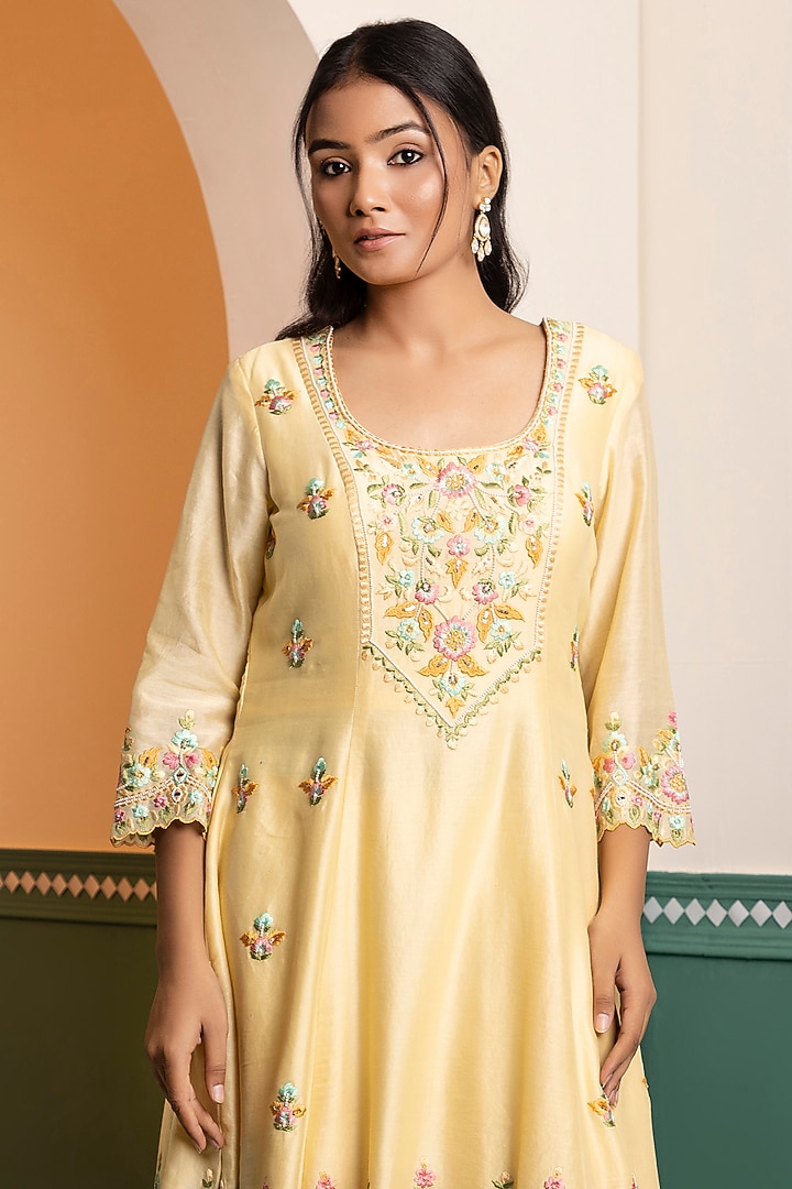 Lemon Chanderi Silk Embroidered Kurta Set by MEHRAB at Pernia's Pop Up Shop
