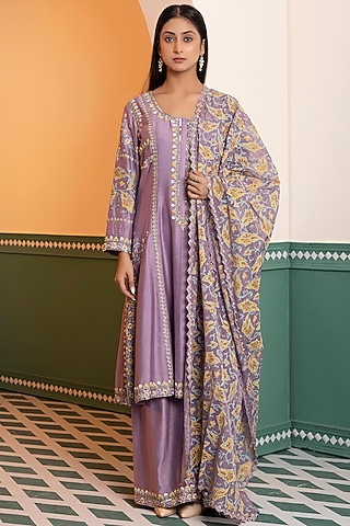Lavender Chanderi Silk Embroidered Kurta Set by MEHRAB