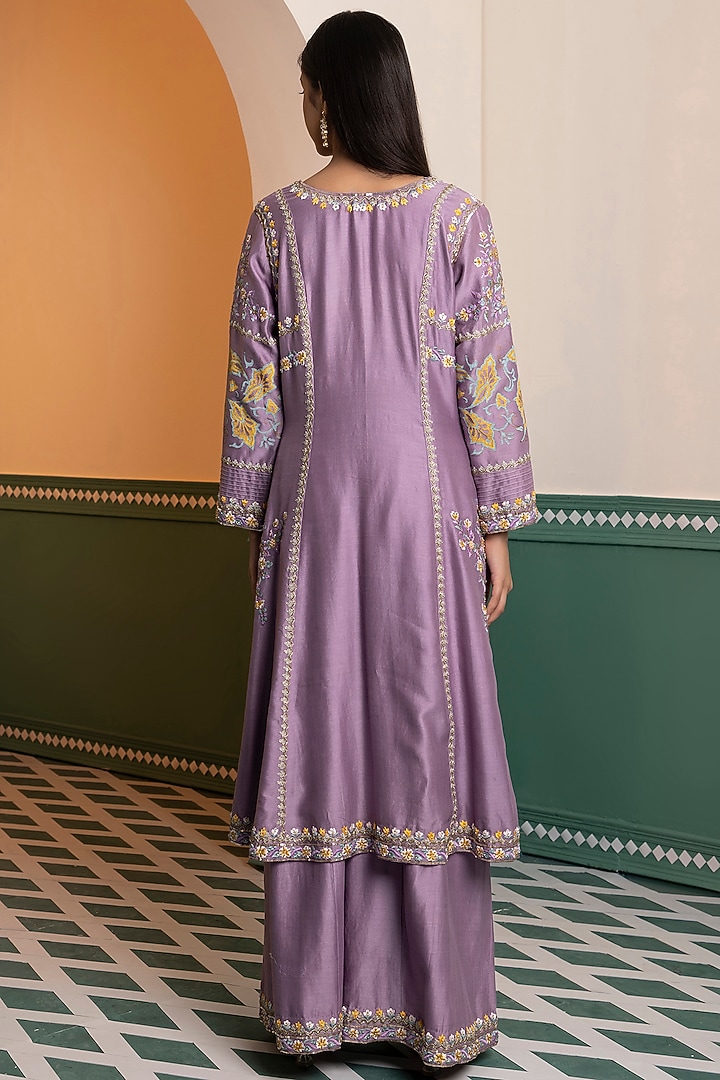 Lavender Chanderi Silk Embroidered Kurta Set by MEHRAB at Pernia's Pop Up Shop