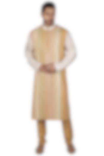 Cream Katan Silk Thread Work Kurta Set by Medhavini Khaitan at Pernia's Pop Up Shop