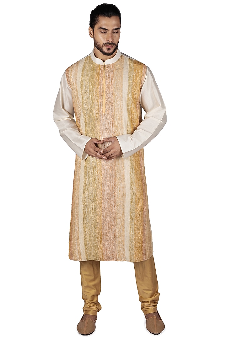 Cream Katan Silk Thread Work Kurta Set by Medhavini Khaitan at Pernia's Pop Up Shop