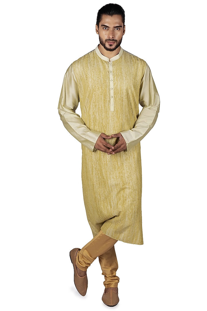 Yellow Katan Silk Thread Work Kurta Set by Medhavini Khaitan at Pernia's Pop Up Shop