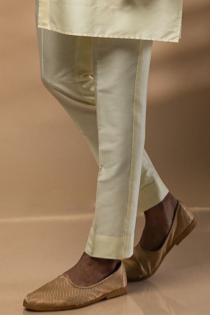 Pale Yellow Katan Silk Kurta Set by Medhavini Khaitan at Pernia's Pop Up Shop